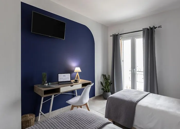 Hotel Kontes Comfort Páros