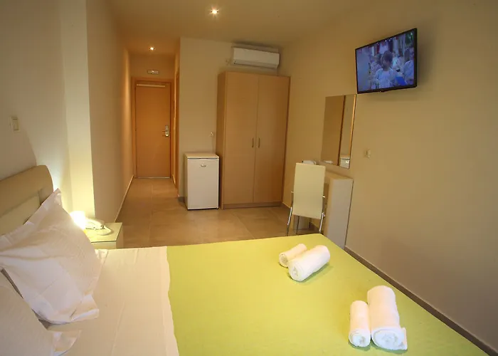 Kontes Comfort 3* Páros