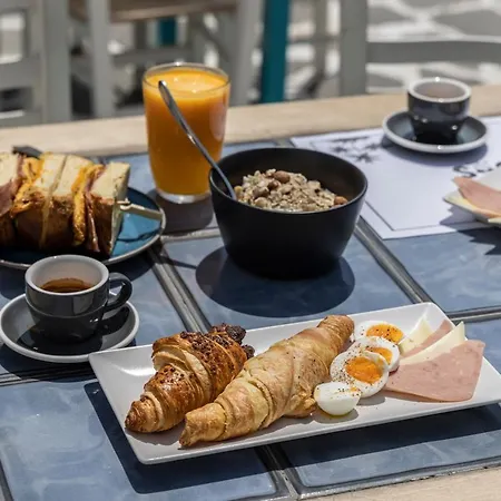 Kontes Comfort 3* Páros