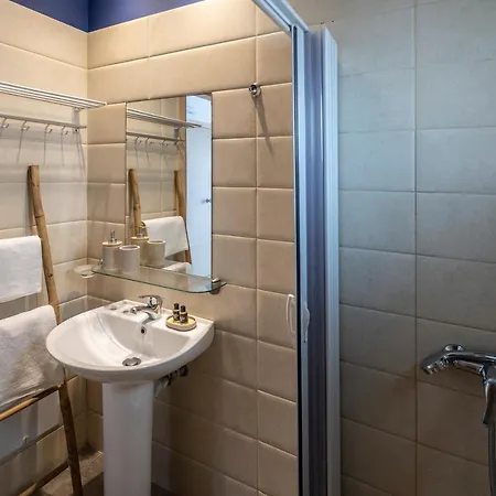 Kontes Comfort Hotell Páros