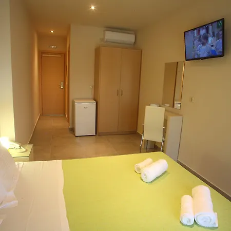 Kontes Comfort 3* Páros