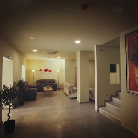 Hotell Kontes Comfort Páros