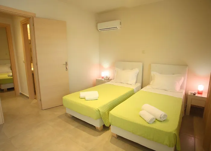 Hotell Kontes Comfort Páros