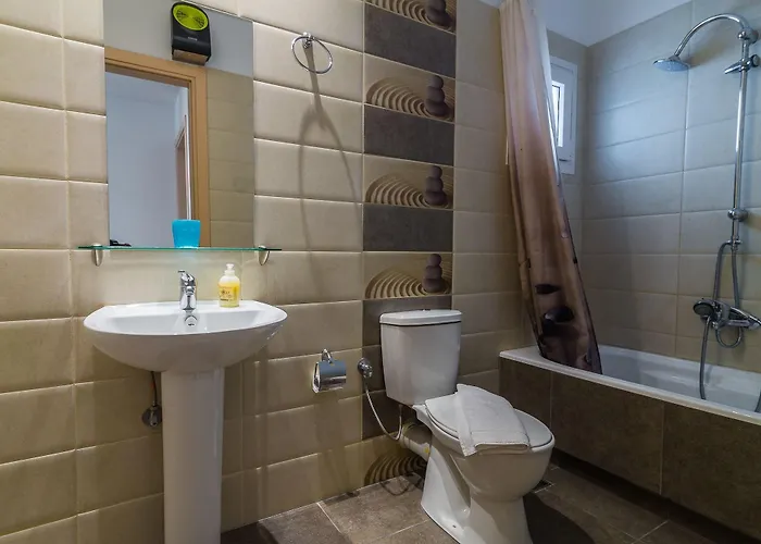 Kontes Comfort Hotell 3*